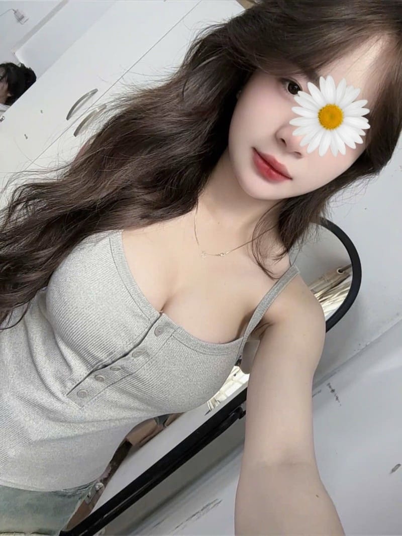 THẢO HƯƠNG - GÁI CÔNG SỞ LÀM THÊM - DÁNG NUỘT VÚ TO TRÒN - MÔNG CONG ĐÉT - BƯỚM KHÍT NỊT NÌN